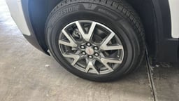 2023 GMC Acadia thumbnail 12