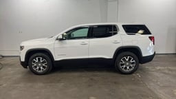 2023 GMC Acadia thumbnail 2