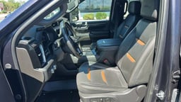 2024 GMC Sierra 3500 HD Crew Cab thumbnail 11