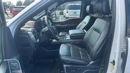 2023 Ford F150 Lariat SuperCrew Cab thumbnail 9