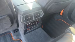 2023 Lamborghini Urus thumbnail 12
