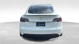 2021 Tesla Model Y thumbnail 4