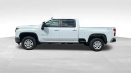 2022 Chevrolet Silverado 2500 HD Crew Cab thumbnail 2
