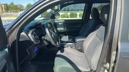2017 Toyota Tacoma Double Cab thumbnail 9