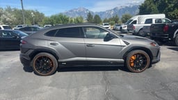 2023 Lamborghini Urus thumbnail 6