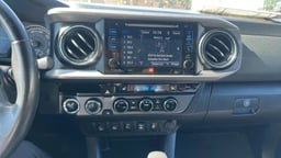 2017 Toyota Tacoma Double Cab thumbnail 14
