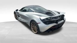 2022 McLaren 720S thumbnail 3