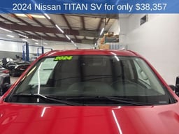 2024 Nissan Titan Crew Cab thumbnail 27