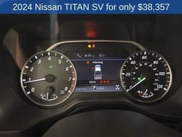 2024 Nissan Titan Crew Cab thumbnail 11