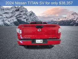 2024 Nissan Titan Crew Cab thumbnail 4