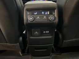 2021 GMC Acadia thumbnail 18