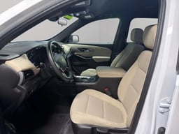 2023 Chevrolet Traverse thumbnail 9