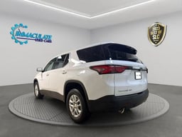 2023 Chevrolet Traverse thumbnail 3