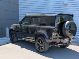 2023 Land Rover Defender 110 V8 thumbnail 3