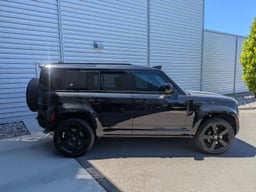 2023 Land Rover Defender 110 V8 thumbnail 6
