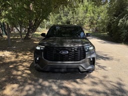 2025 Ford Explorer ST thumbnail 1