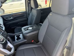 2024 GMC Yukon XL SLE thumbnail 7