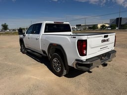 2024 GMC Sierra HD SLE thumbnail 3