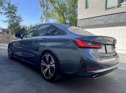 2021 BMW 330i xDrive thumbnail 3