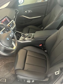 2021 BMW 330i xDrive thumbnail 5