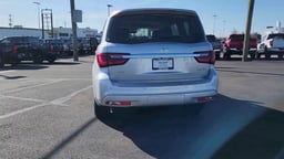 2023 Infiniti QX80 LUXE thumbnail 3