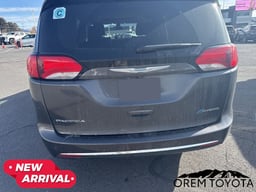 2018 Chrysler Pacifica thumbnail 15