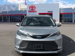 2024 Toyota Sienna thumbnail 2
