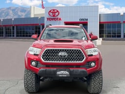 2018 Toyota Tacoma thumbnail 2
