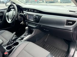 2016 Toyota Corolla thumbnail 18