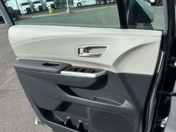 2024 Toyota Sienna thumbnail 12