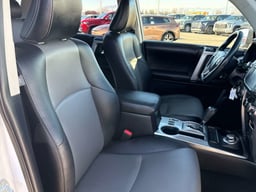 2015 Toyota 4Runner thumbnail 18