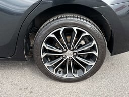 2016 Toyota Corolla thumbnail 7