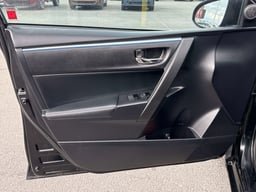 2016 Toyota Corolla thumbnail 12