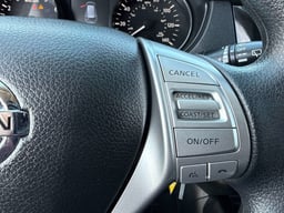 2015 Nissan Rogue thumbnail 25