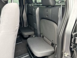 2022 Nissan Frontier thumbnail 13