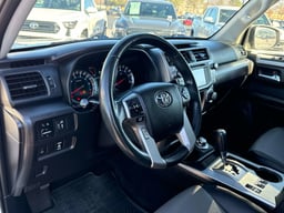 2015 Toyota 4Runner thumbnail 10