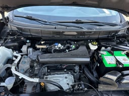 2015 Nissan Rogue thumbnail 9