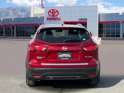 2019 Nissan Rogue Sport thumbnail 4