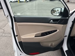 2017 Hyundai Tucson thumbnail 12