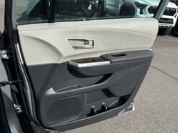 2024 Toyota Sienna thumbnail 23