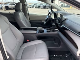 2024 Toyota Sienna thumbnail 21