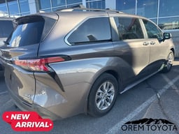 2022 Toyota Sienna thumbnail 17