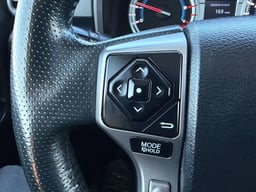 2015 Toyota 4Runner thumbnail 25