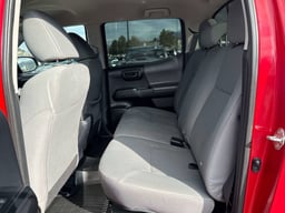 2018 Toyota Tacoma thumbnail 13