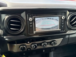 2018 Toyota Tacoma thumbnail 22