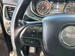 2019 Jeep Cherokee thumbnail 24