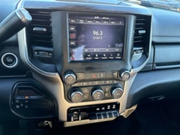 2021 RAM 2500 thumbnail 23