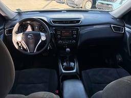 2015 Nissan Rogue thumbnail 14