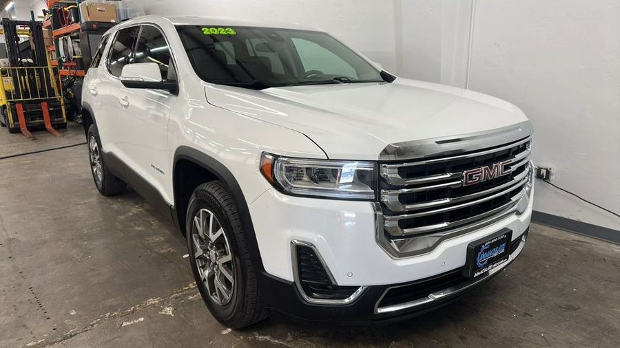 2023 GMC Acadia - Image 7