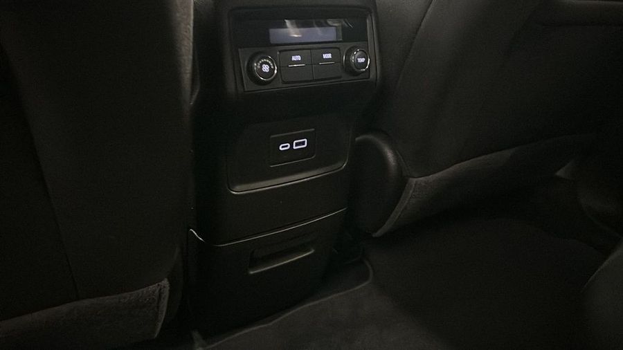 2023 GMC Acadia - Image 23